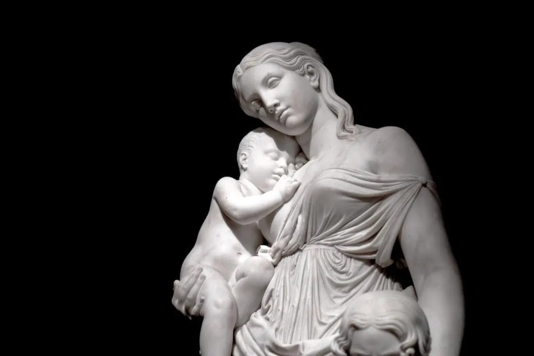 Une statue romaine évoquant la consolation